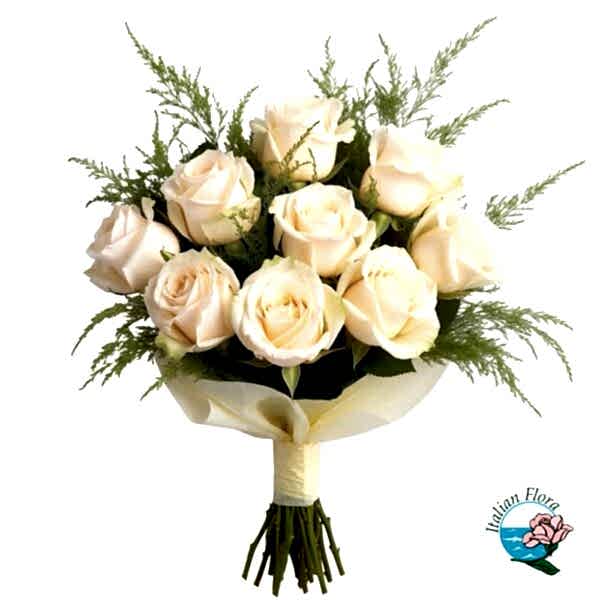 Bouquet of cream roses